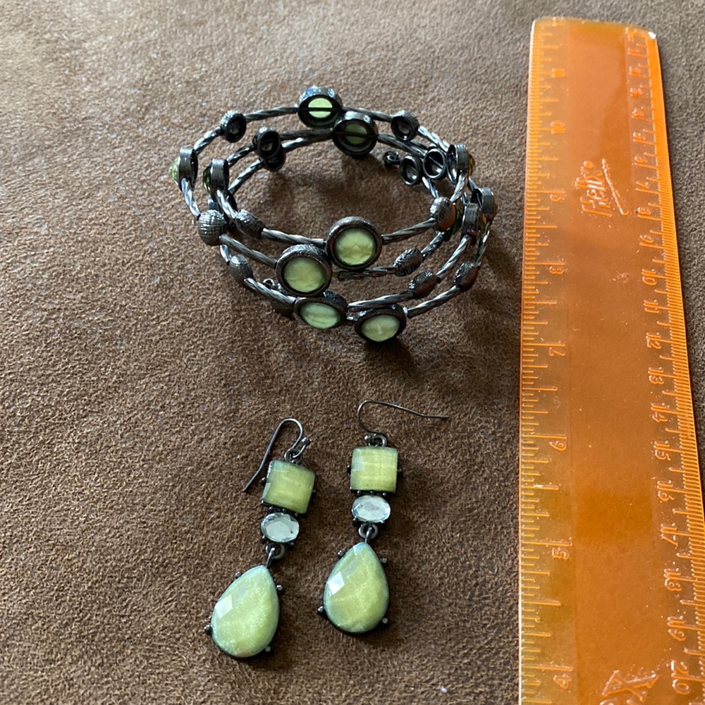 Earring and bracelet set